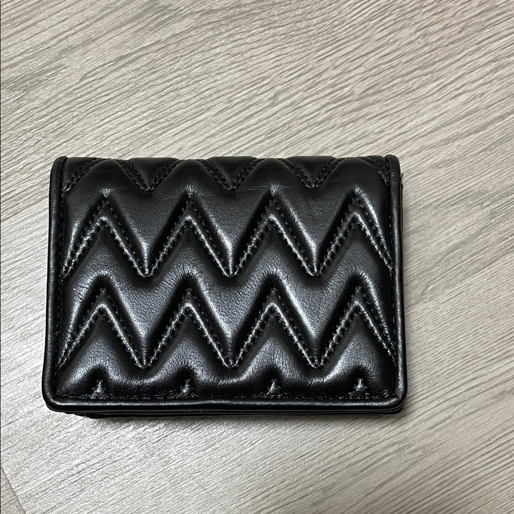Mario Valentino Black Quilted Leather Trifold Wallet. - Picture 3 of 6